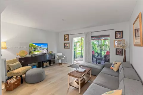 809 W Oakland Park Blvd #J2, Oakland Park, FL 33311