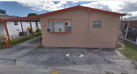 11224 NW 6th St, Miami, FL 33172