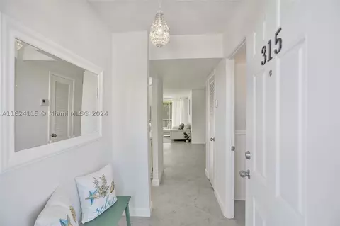 1750 NE 191st St #315-3, Miami, FL 33179