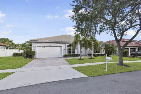17902 NW 9th Ct, Pembroke Pines, FL 33029