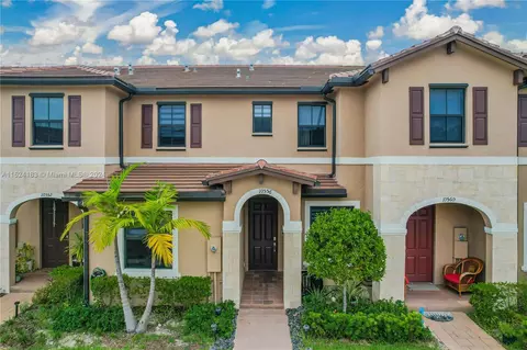 10556 W 32nd Ln #10556, Hialeah Gardens, FL 33018