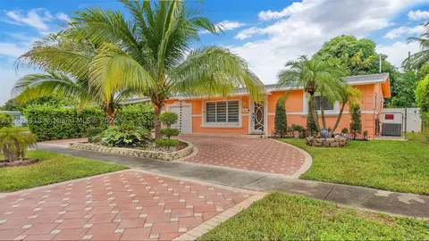 5881 NW 16th Ct, Sunrise, FL 33313