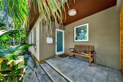 670 NE 114th St, Biscayne Park, FL 33161
