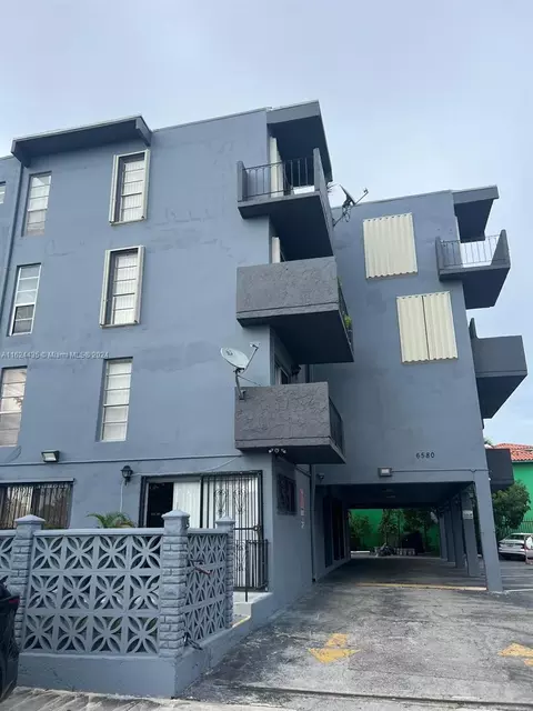 6580 W Flagler St #309, Miami, FL 33144