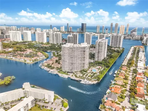 1000 W Island Blvd #2810, Aventura, FL 33160