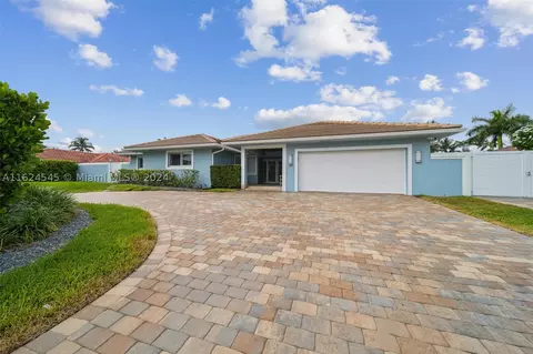 10390 SW 56th Ter, Miami, FL 33173