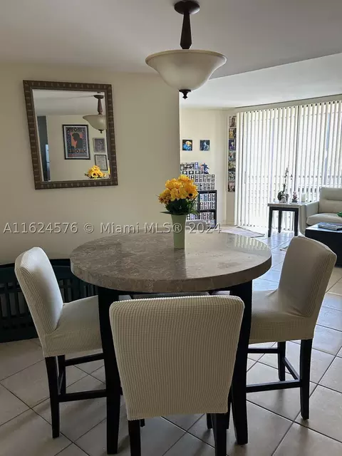 20500 W Country Club Dr #508, Aventura, FL 33180