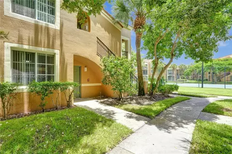 8010 N Nob Hill Rd #108, Tamarac, FL 33321