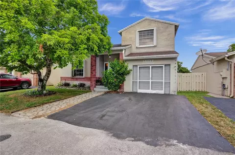 14121 Langley Pl, Davie, FL 33325