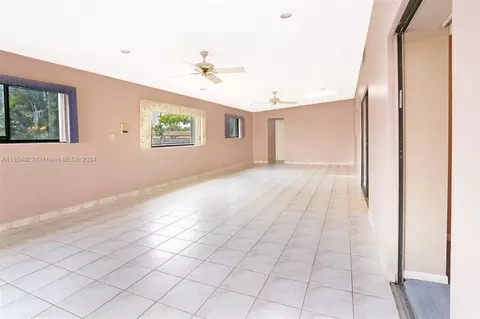 19960 NW 65th Ct, Hialeah, FL 33015 photo 15