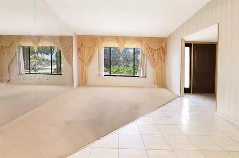 19960 NW 65th Ct, Hialeah, FL 33015 photo 7