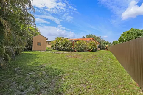 19960 NW 65th Ct, Hialeah, FL 33015 photo 30