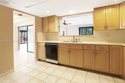 19960 NW 65th Ct, Hialeah, FL 33015 photo 13