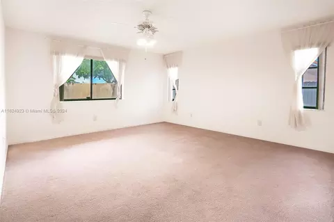 19960 NW 65th Ct, Hialeah, FL 33015 photo 25