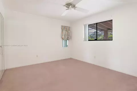 19960 NW 65th Ct, Hialeah, FL 33015 photo 23
