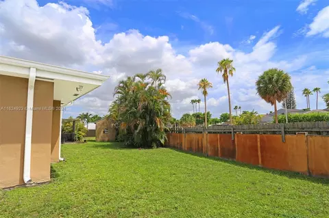 19960 NW 65th Ct, Hialeah, FL 33015 photo 33