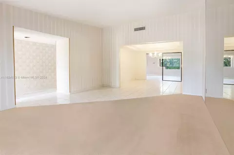 19960 NW 65th Ct, Hialeah, FL 33015 photo 6
