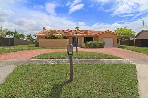 19960 NW 65th Ct, Hialeah, FL 33015
