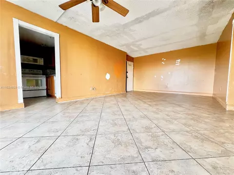 498 NW 165th St Rd #D-501, Miami, FL 33169