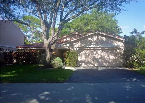 668 Hollows Cir, Deerfield Beach, FL 33442