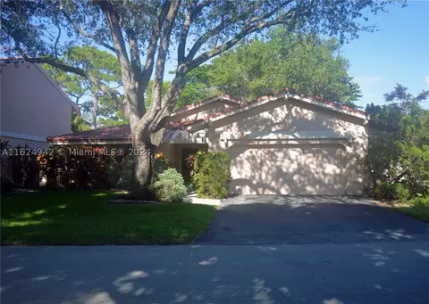 668 Hollows Cir, Deerfield Beach, FL 33442