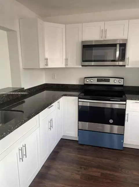 2830 Somerset Dr #400N, Lauderdale Lakes, FL 33311