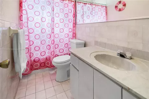 3583 W 72nd St, Hialeah, FL 33018 photo 10