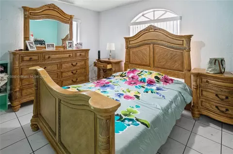 3583 W 72nd St, Hialeah, FL 33018 photo 9