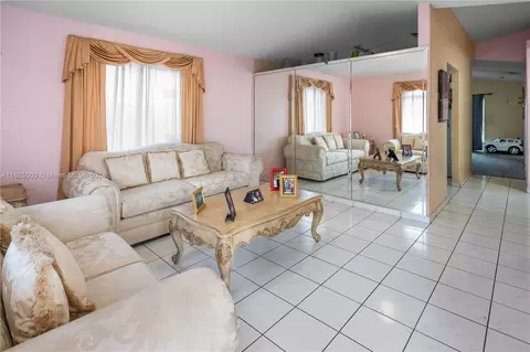 3583 W 72nd St, Hialeah, FL 33018 photo 4