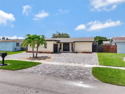 11391 NW 40th Pl, Sunrise, FL 33323