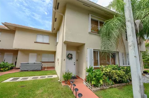 471 NW 82nd Ave #706, Miami, FL 33126