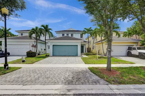 385 NE 34th Ave, Homestead, FL 33033