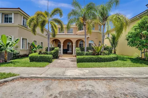 27562 SW 139th Pl, Homestead, FL 33032