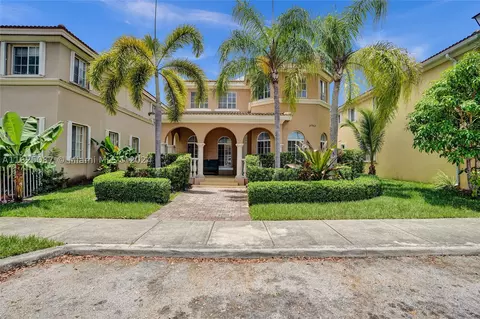 27562 SW 139th Pl, Homestead, FL 33032