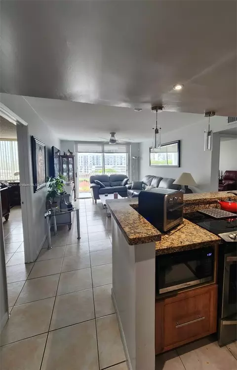 1010 NW 11th St #606, Miami, FL 33136