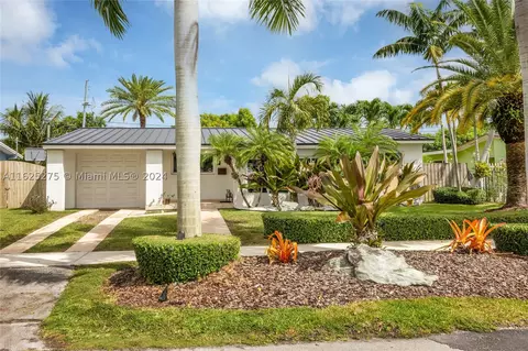 9461 Martinique Dr, Cutler Bay, FL 33189