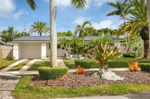 9461 Martinique Dr, Cutler Bay, FL 33189