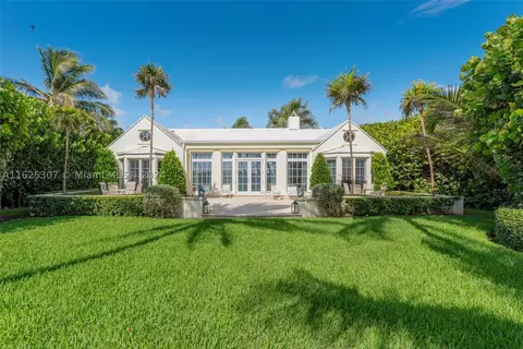 43 N Beach Rd, Jupiter Island, FL 33455