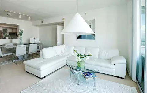 335 S Biscayne Blvd #3607, Miami, FL 33131