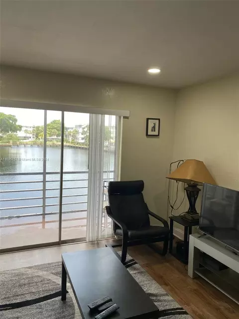 2775 Taft St #203, Hollywood, FL 33020