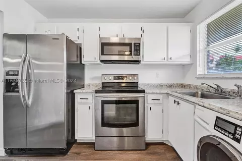 3051 E Sunrise Lakes Dr #109, Sunrise, FL 33322