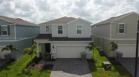 1817 Summer Dr, Davenport, FL 33897