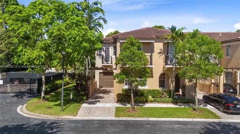 4402 Morgan Ln #1-9, Davie, FL 33328