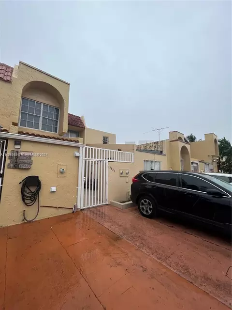 3820 W 11th Ave #33, Hialeah, FL 33012