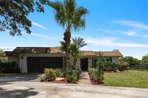 12751 SW 56th St, Southwest Ranches, FL 33330