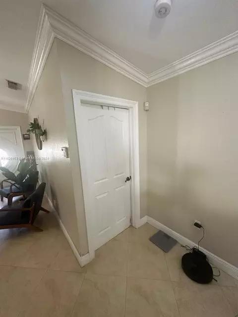 3178 W 77th Pl, Hialeah, FL 33018 photo 6