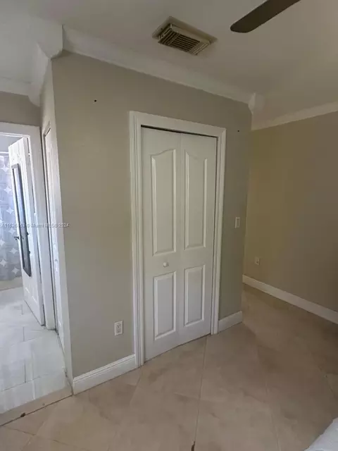 3178 W 77th Pl, Hialeah, FL 33018 photo 12