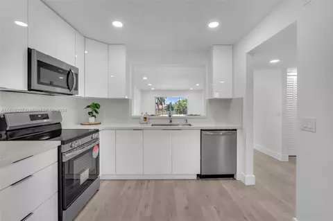 12850 SW 4th Ct #410I, Pembroke Pines, FL 33027