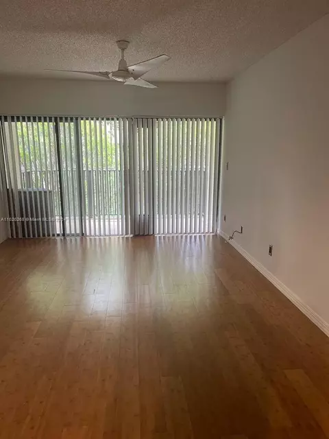 5901 Washington St #252, Hollywood, FL 33023