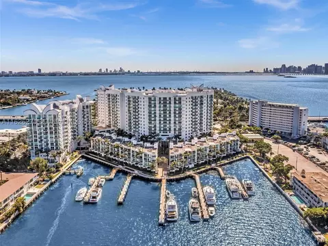 7900 Harbor Island Dr #1019, North Bay Village, FL 33141